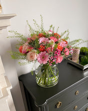 Load image into Gallery viewer, Designer Choice Vase Arrangement