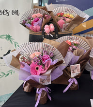 Load image into Gallery viewer, Blossom Fan Bouquet