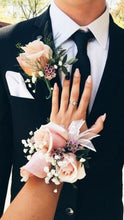 Load image into Gallery viewer, Prom Corsage & Boutonniere
