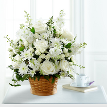 Load image into Gallery viewer, Heartfelt Condolences Basket