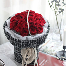 Load image into Gallery viewer, Tweed Rose Bouquet - Fancy Wrapping