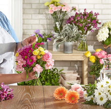 Load image into Gallery viewer, Designer Choice Vase Arrangement