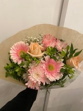 Load image into Gallery viewer, Designer Choice Bouquet