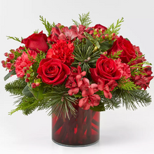 Load image into Gallery viewer, Merry Mistletoe Arrangement