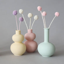 Load image into Gallery viewer, Billy Button