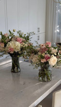 Load image into Gallery viewer, Vase Arrangement Occasion Subscription (4 Weeks)
