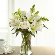 Load image into Gallery viewer, Holiday Vase Arrangement Subscription (4 Weeks)
